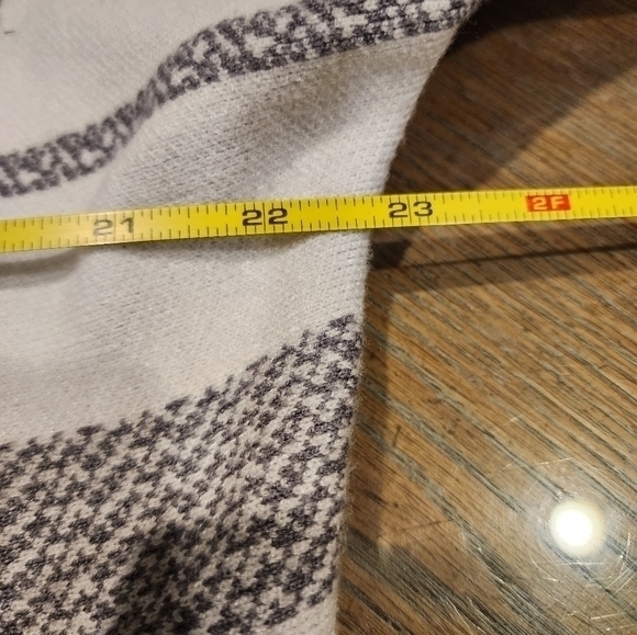 Adrienne Vittadini Gray White Sweater Large - Picture 12 of 13